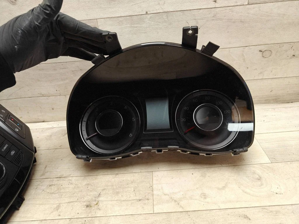 Spidometrs (instrumentu panelis) – Hyundai i40 (2011-)