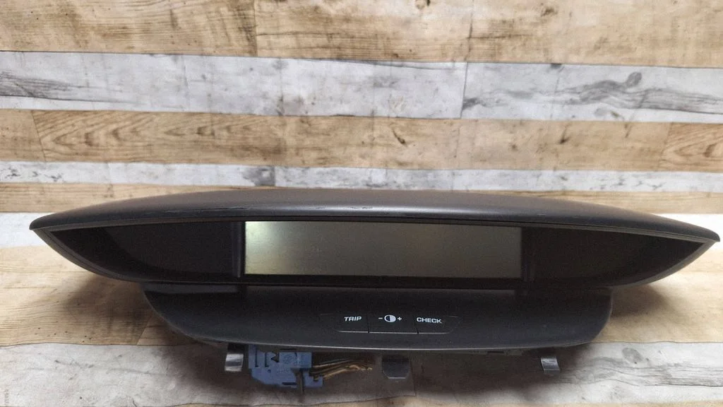 Speedometer (instrument cluster) W002096695