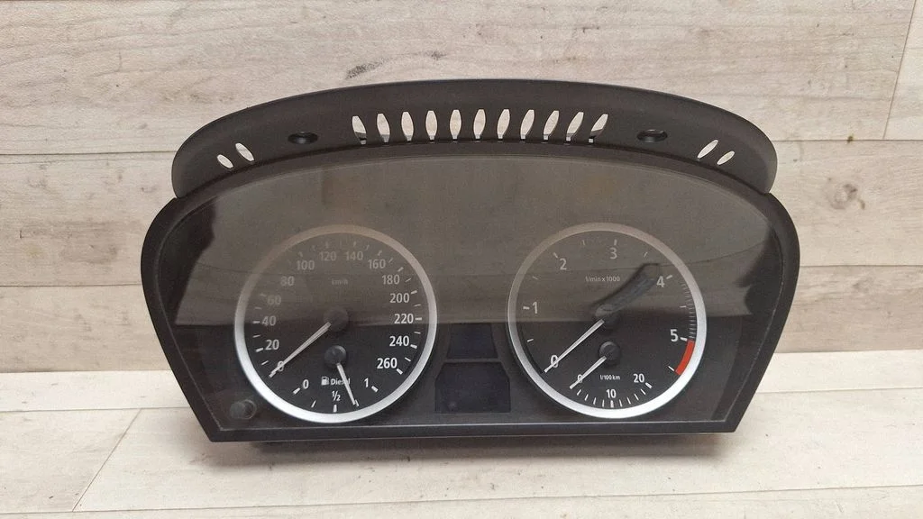 Speedometer (instrument cluster) 62116983153