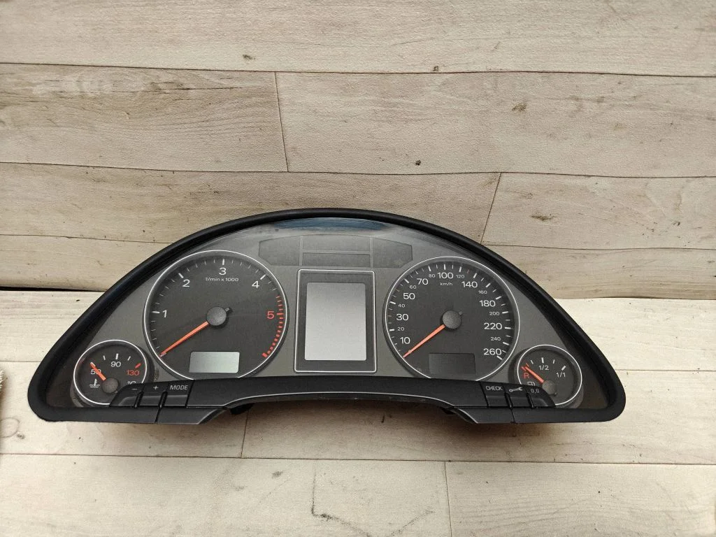 Speedometer (instrument cluster) 8E0920931D