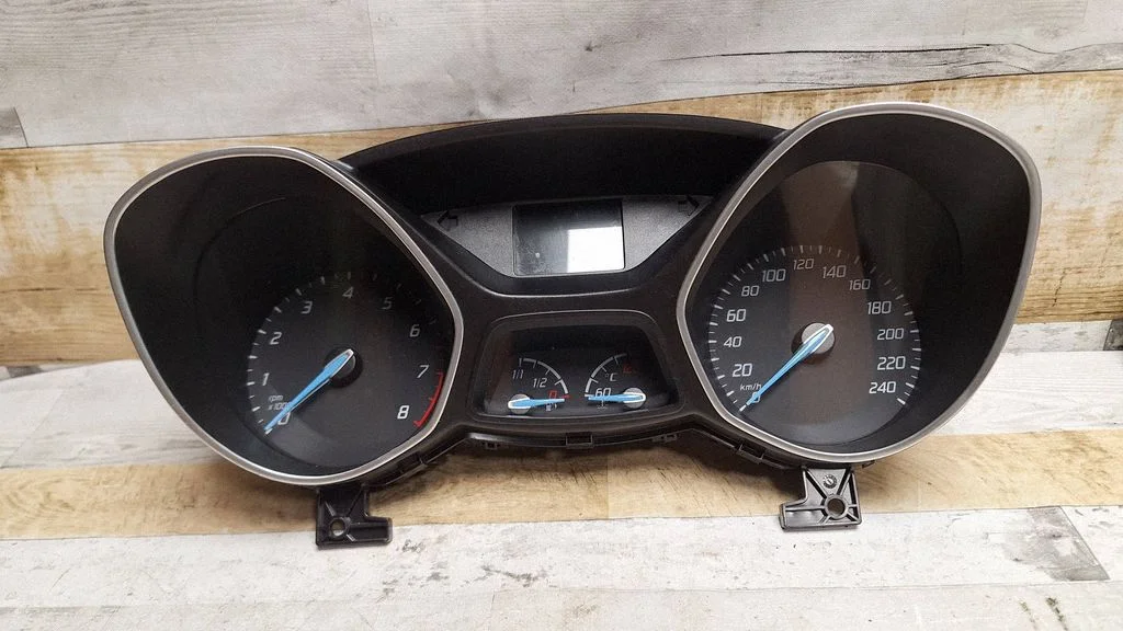 Speedometer (instrument cluster) – Ford Focus (2010-2017)