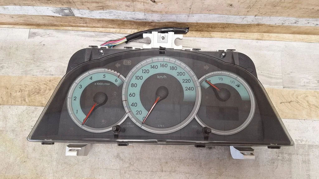 Speedometer (instrument cluster) 838000F092A