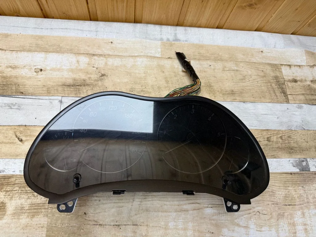 Speedometer (instrument cluster) MB2574300290