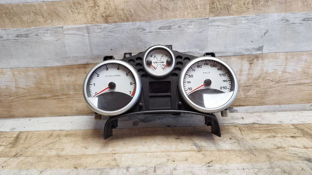 Speedometer (instrument cluster) – Peugeot 207 CC (2007-2014)