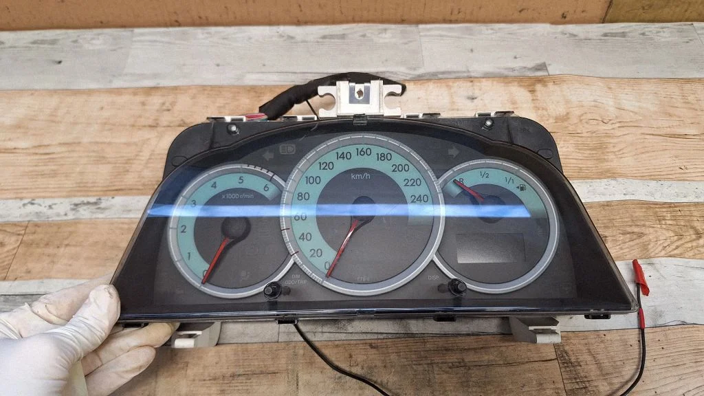 Speedometer (instrument cluster) 838000F091