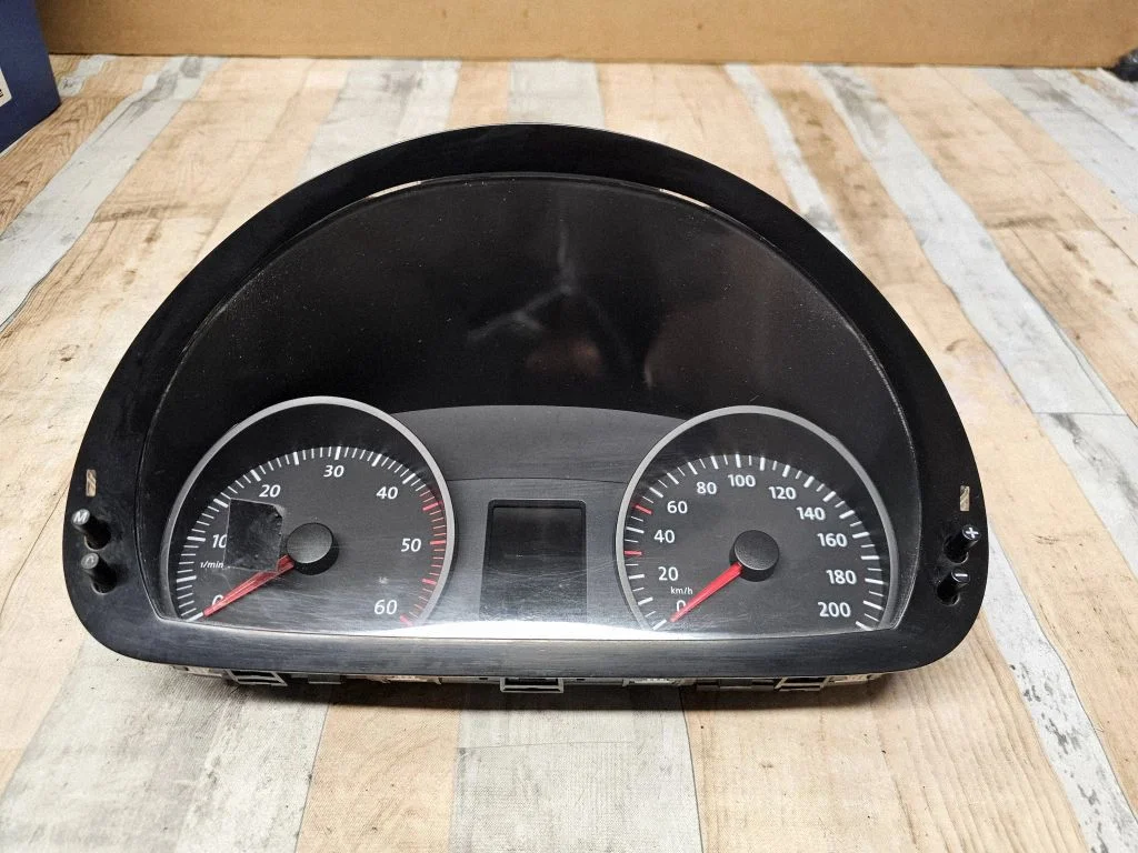 Speedometer (instrument cluster) 2E0920841M