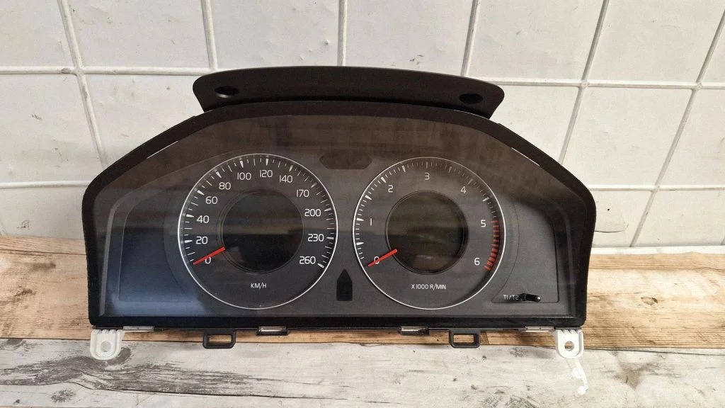 Speedometer (instrument cluster) 31254535AA