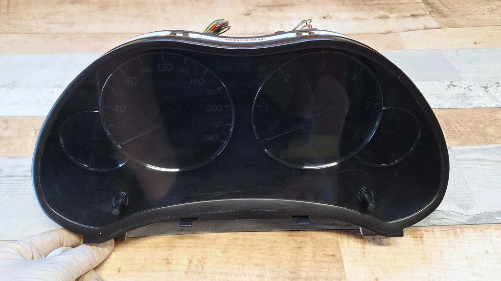 Speedometer (instrument cluster) 8380005C00C