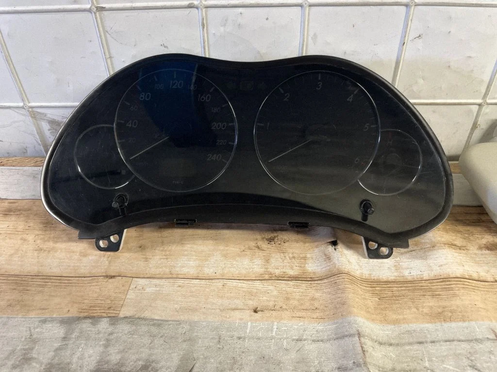 Speedometer (instrument cluster) 8380005631