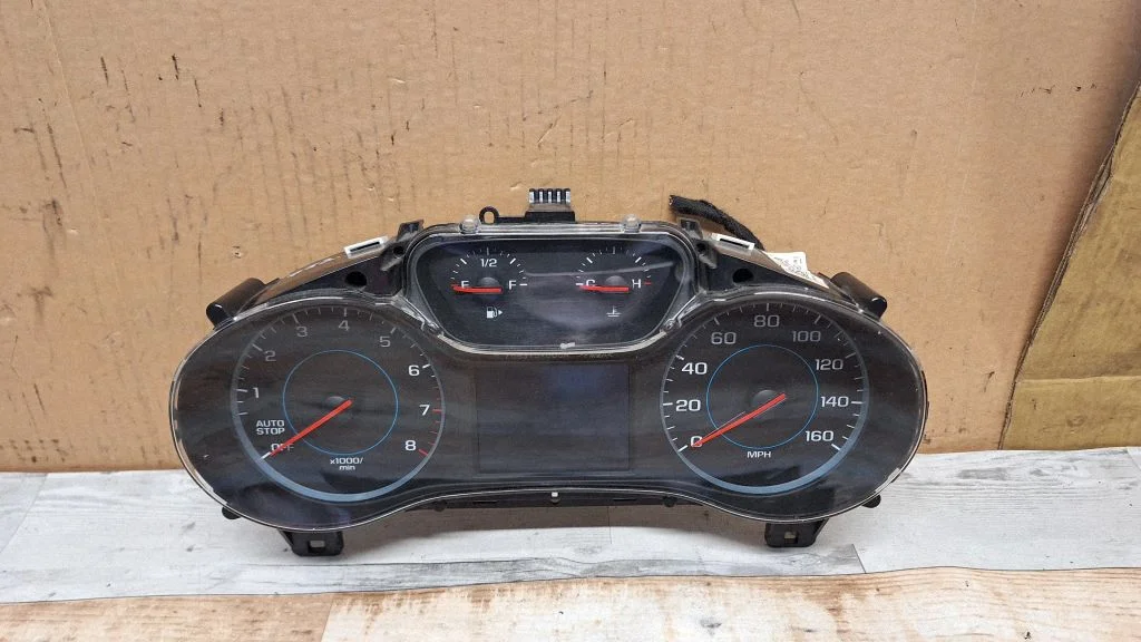 Speedometer (instrument cluster) 812372274