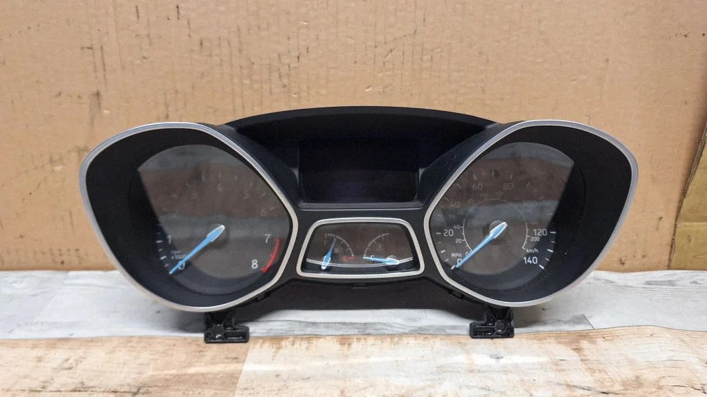 Speedometer (instrument cluster) – Ford Focus (2010-2017)