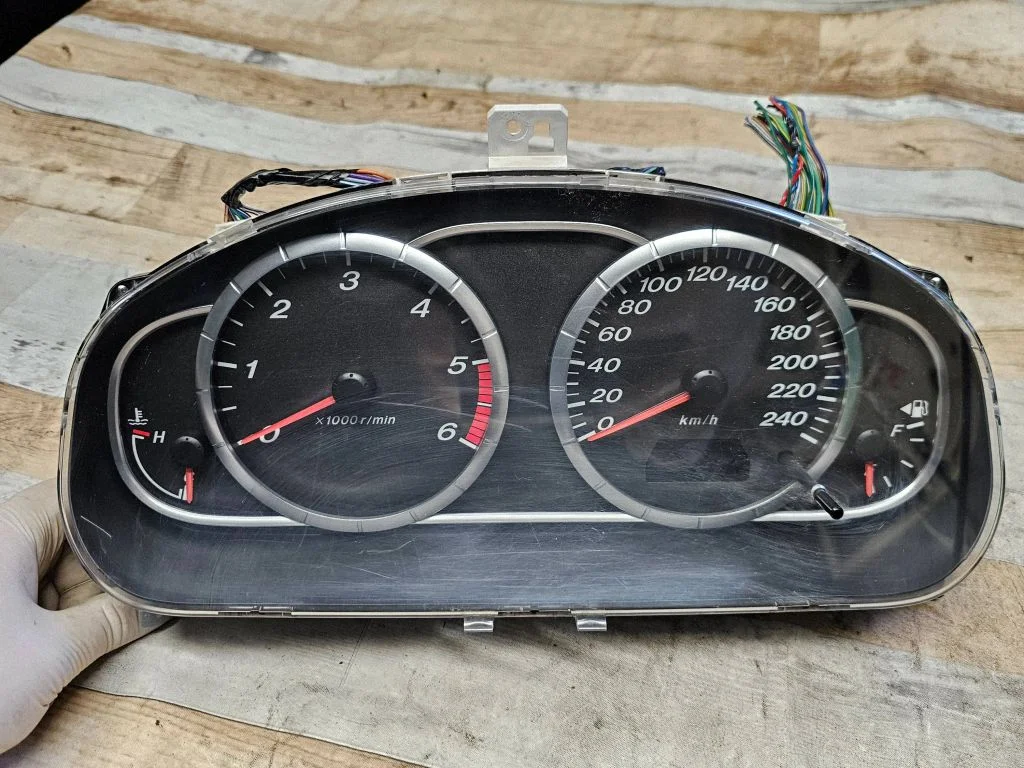 Speedometer (instrument cluster) GR1L55430