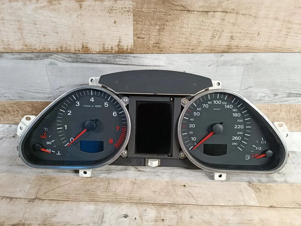 Speedometer (instrument cluster) 4F0920901F