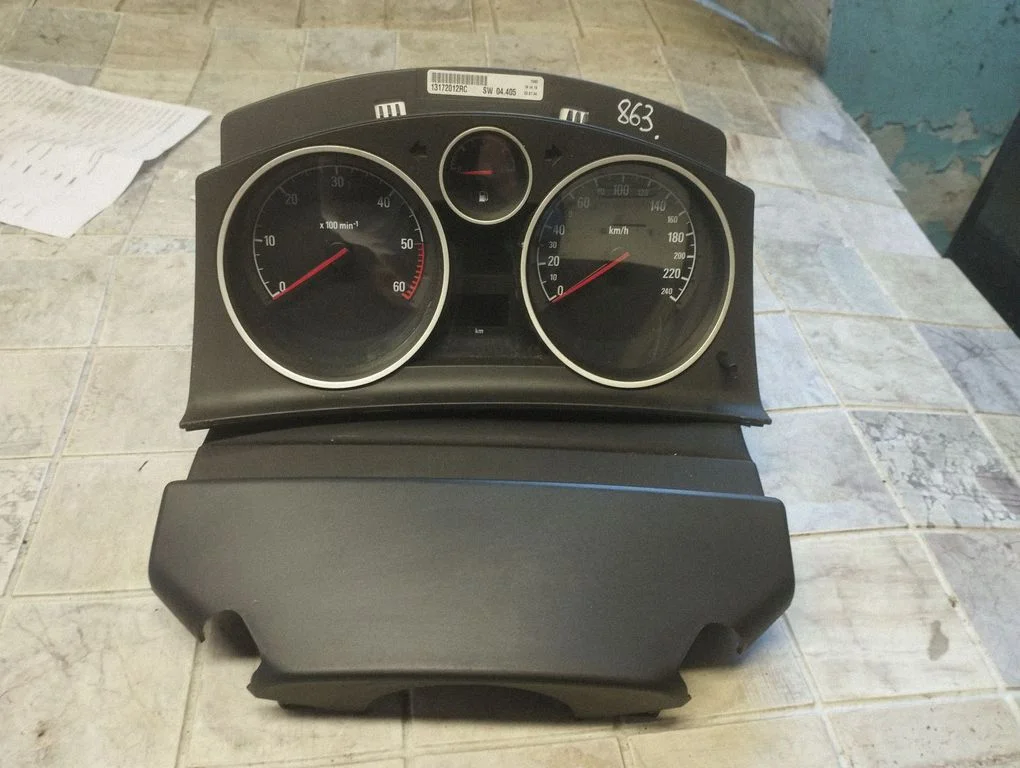 Speedometer (instrument cluster) 13172012RC