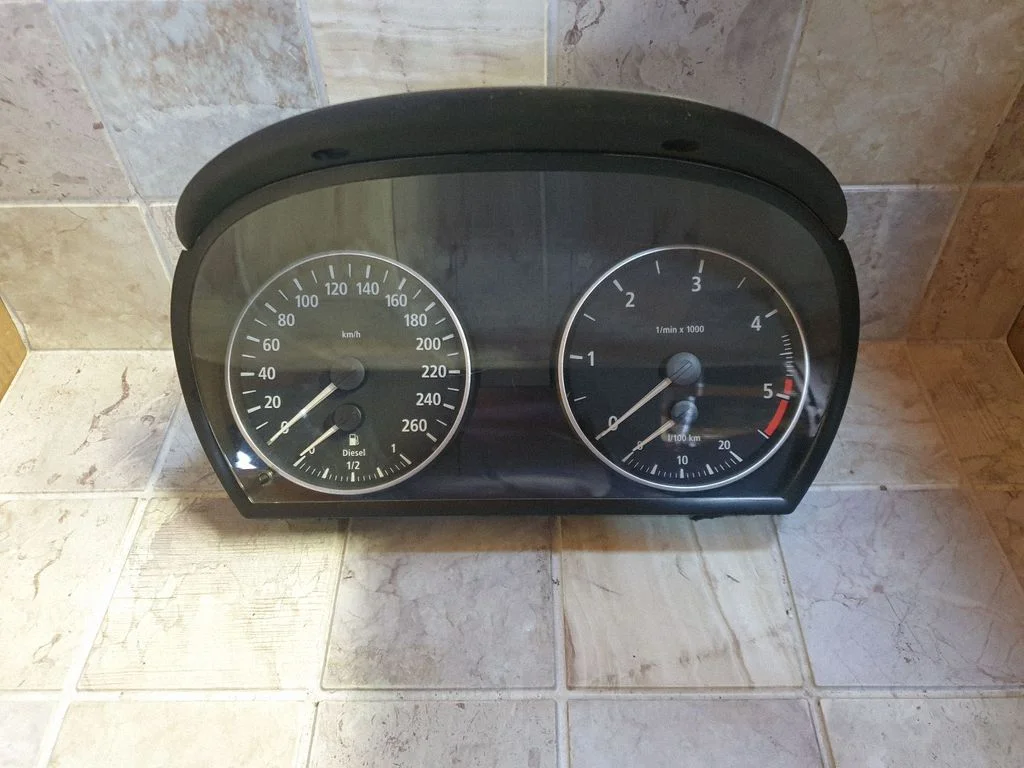Speedometer (instrument cluster) – BMW 3 Series E90 E91 (2005-2012)