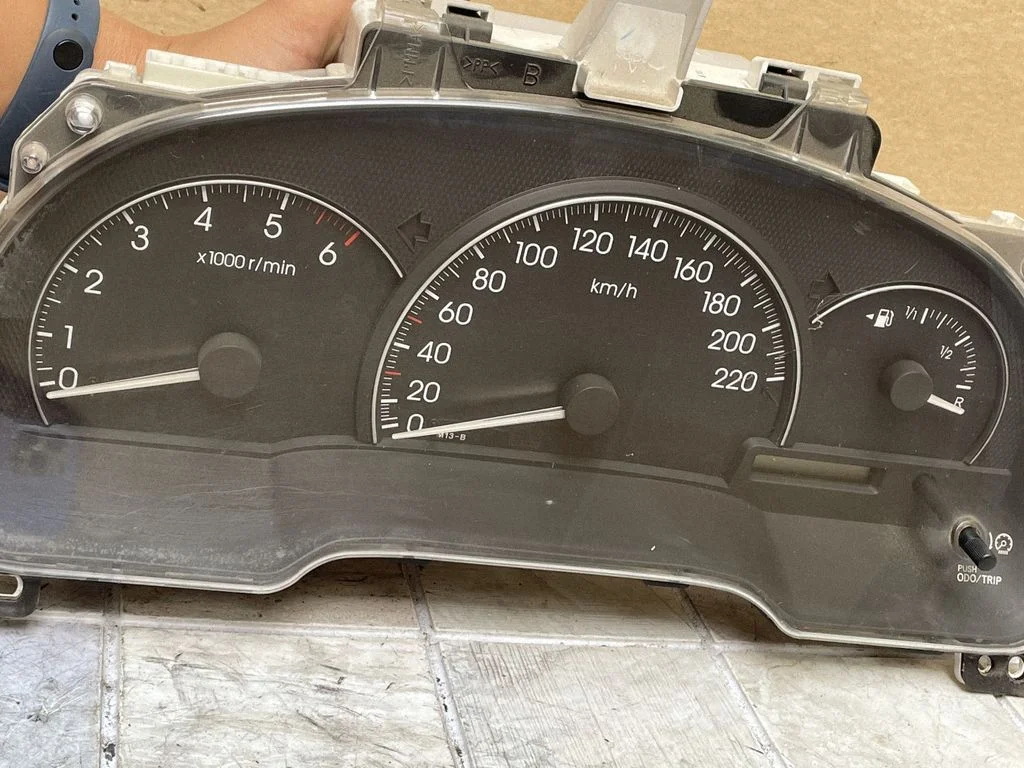Spidomeeter (näidikuplokk) – Toyota Avensis Verso (2001-2009)