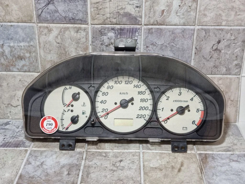 Spidometrs (instrumentu panelis) CB87A