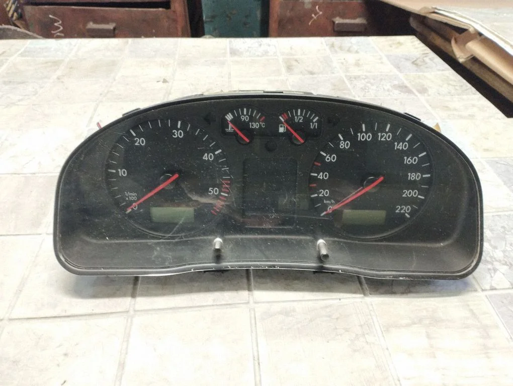 Speedometer (instrument cluster) 3B1919880C