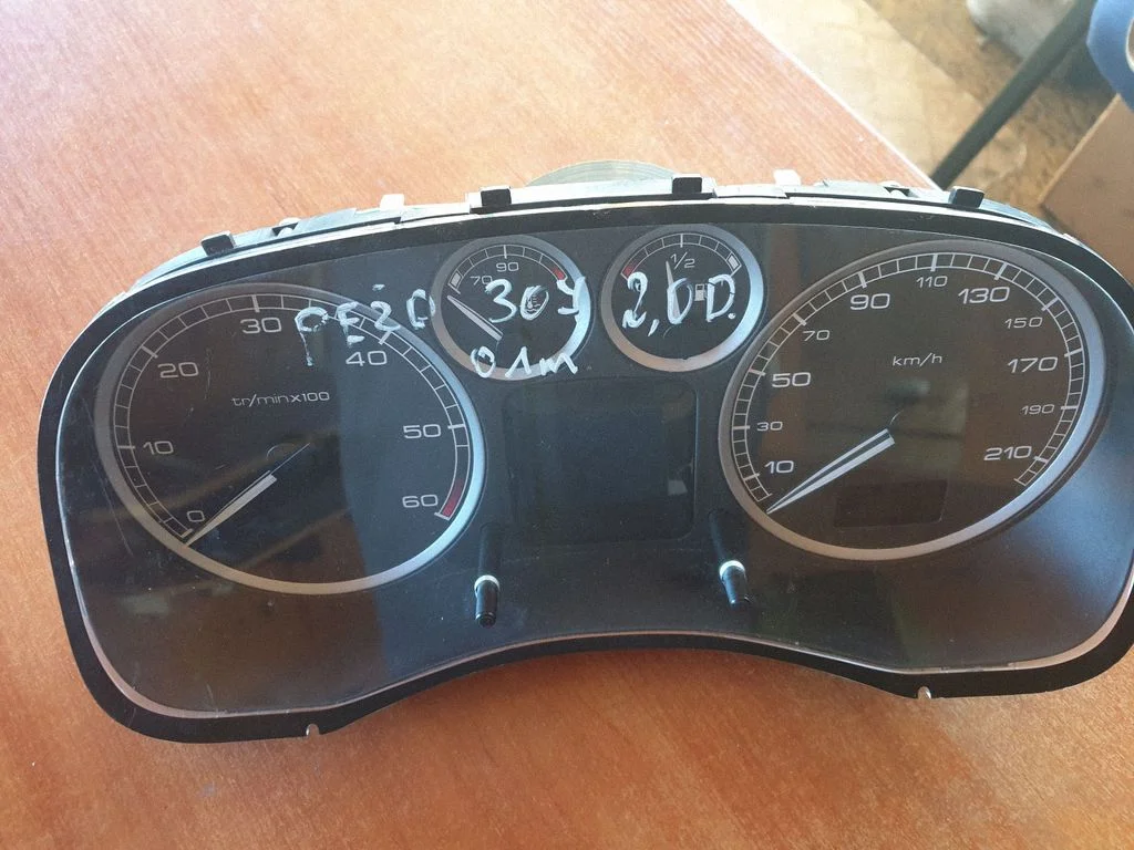 Speedometer (instrument cluster) – Peugeot 307 (2001-2005)