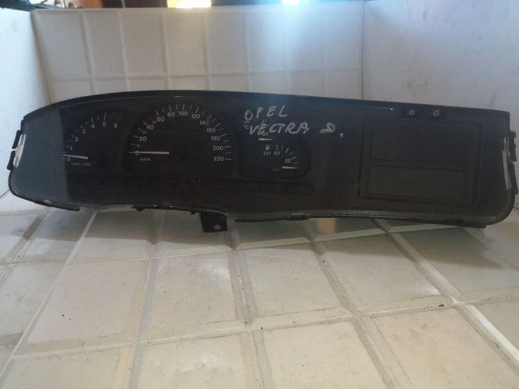 Spidomeeter (näidikuplokk) – Opel Vectra B (1996-2002)