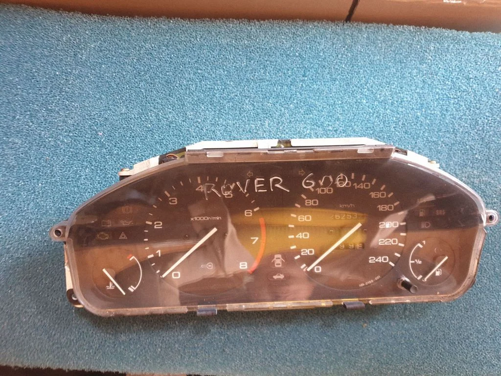 Speedometer (instrument cluster)