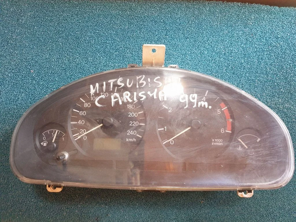 Speedometer (instrument cluster) – Mitsubishi Carisma (1996-1999)