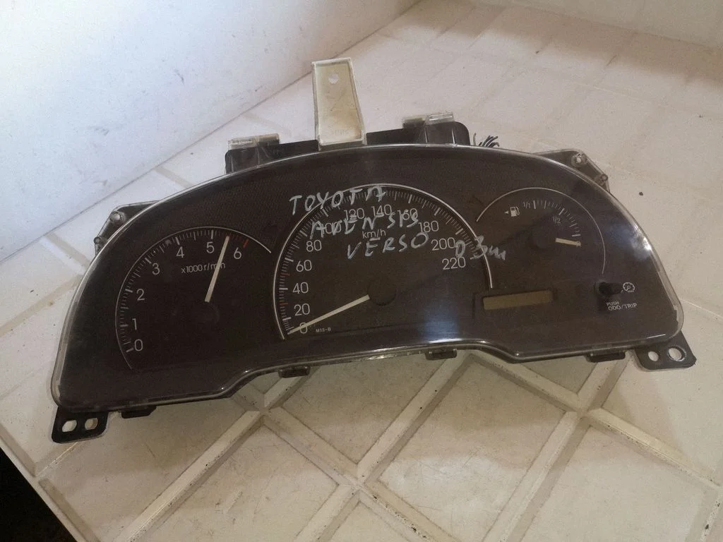 Spidomeeter (näidikuplokk) – Toyota Avensis T250 (2003-2006)
