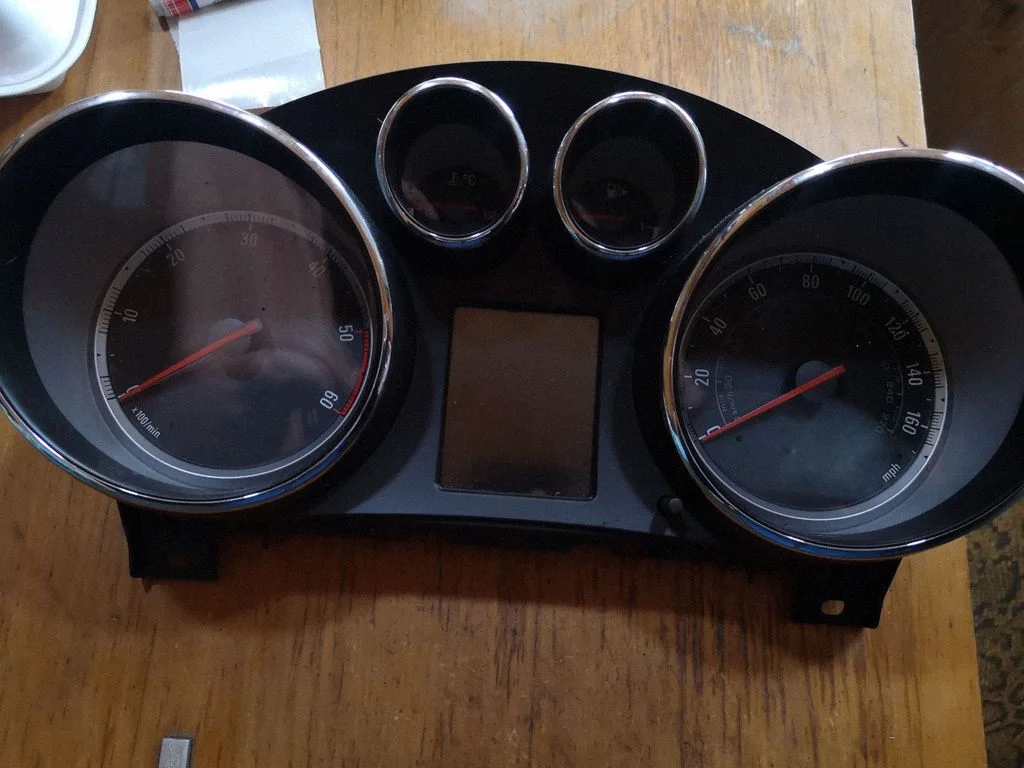Speedometer (instrument cluster) – Opel Insignia A (2008-2017)