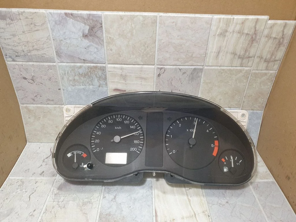 Speedometer (instrument cluster) 95VW10849DG