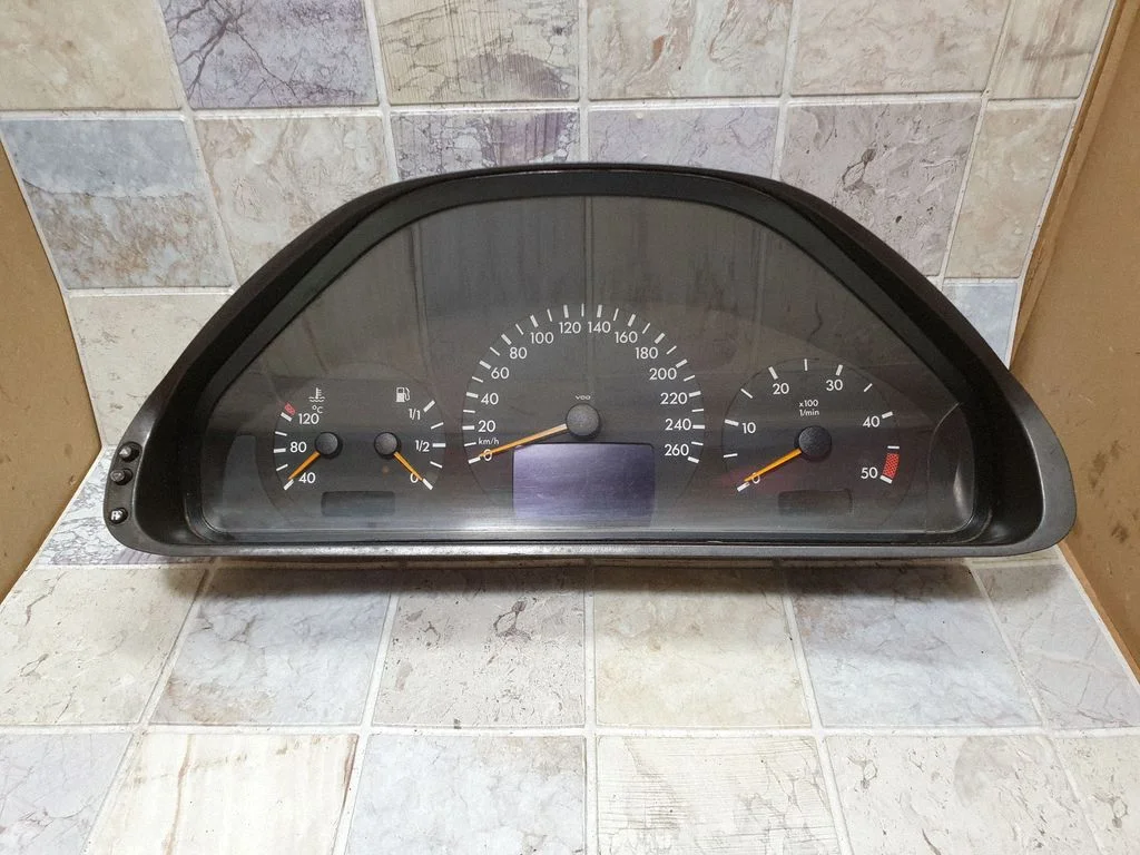 Speedometer (instrument cluster) 87001357