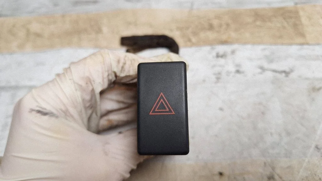 Hazard light switch 157963
