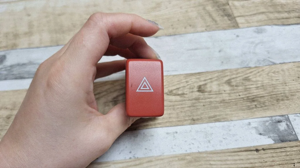 Hazard light switch HD26HD29