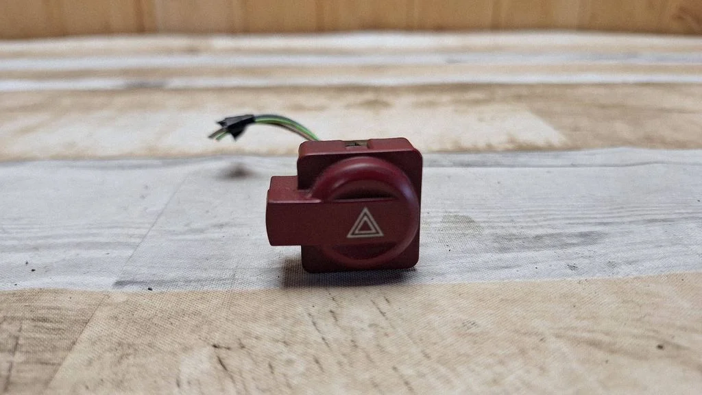 Hazard light switch – Citroen C4 I (2004-2010)