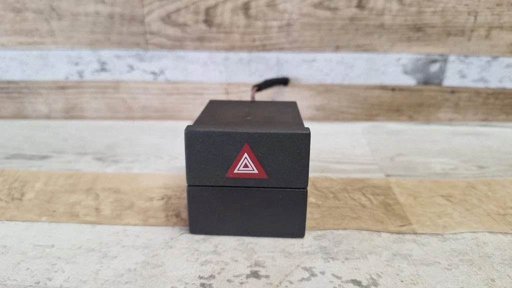 Hazard light switch 93332970