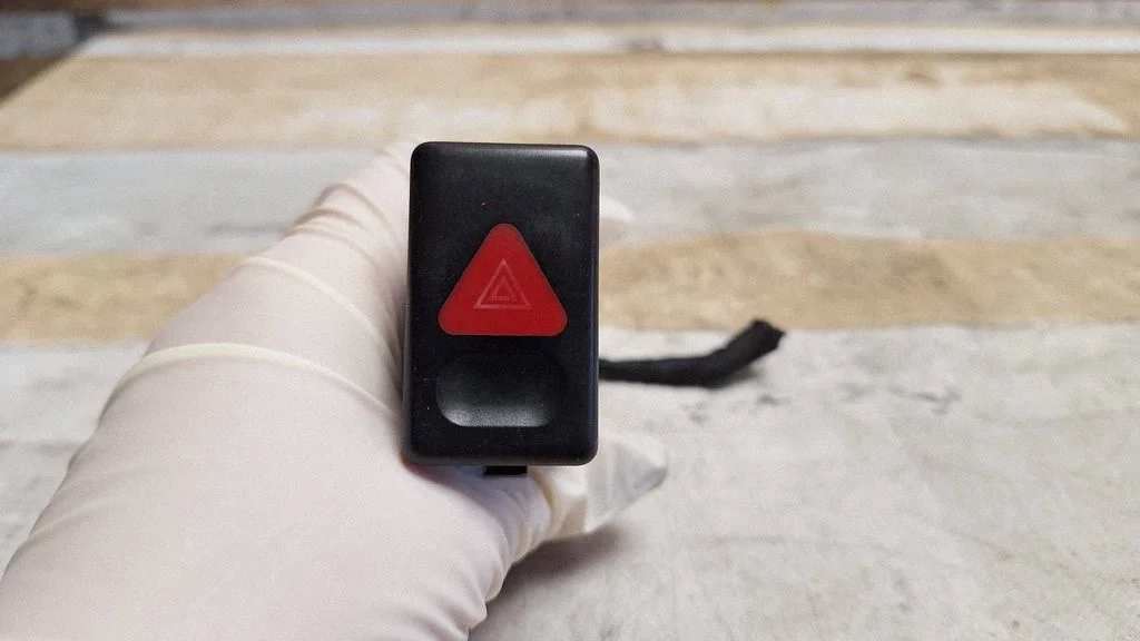 Hazard light switch 7M5953235A