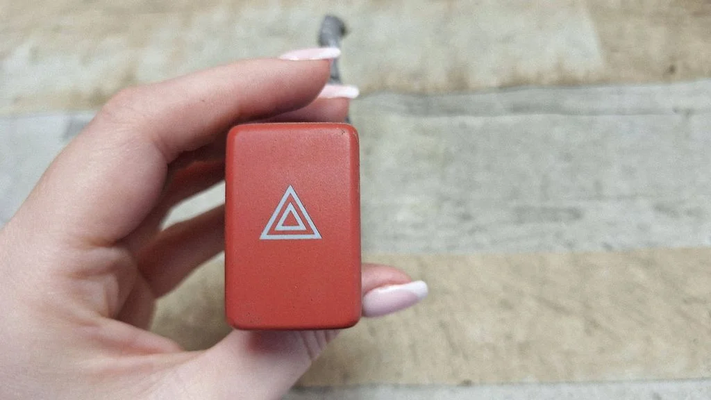 Hazard light switch HD26HD29