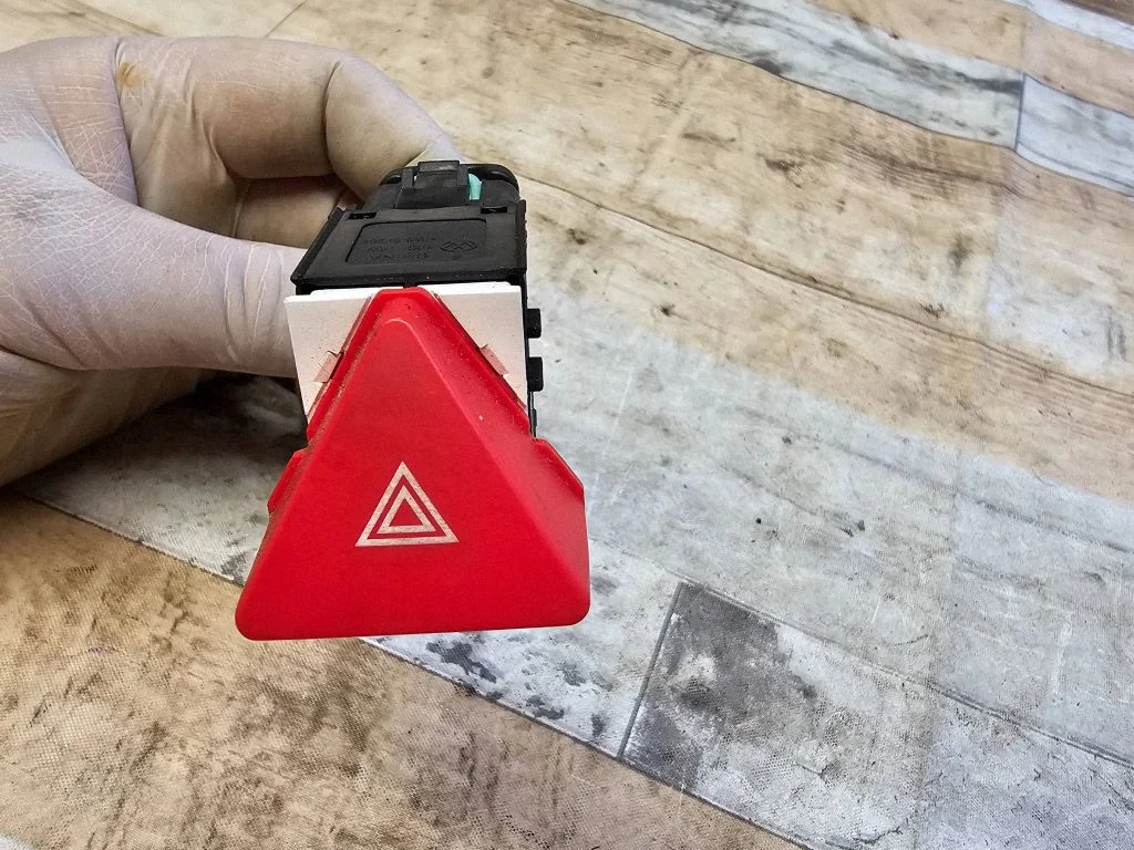 Hazard light switch 1T0953509