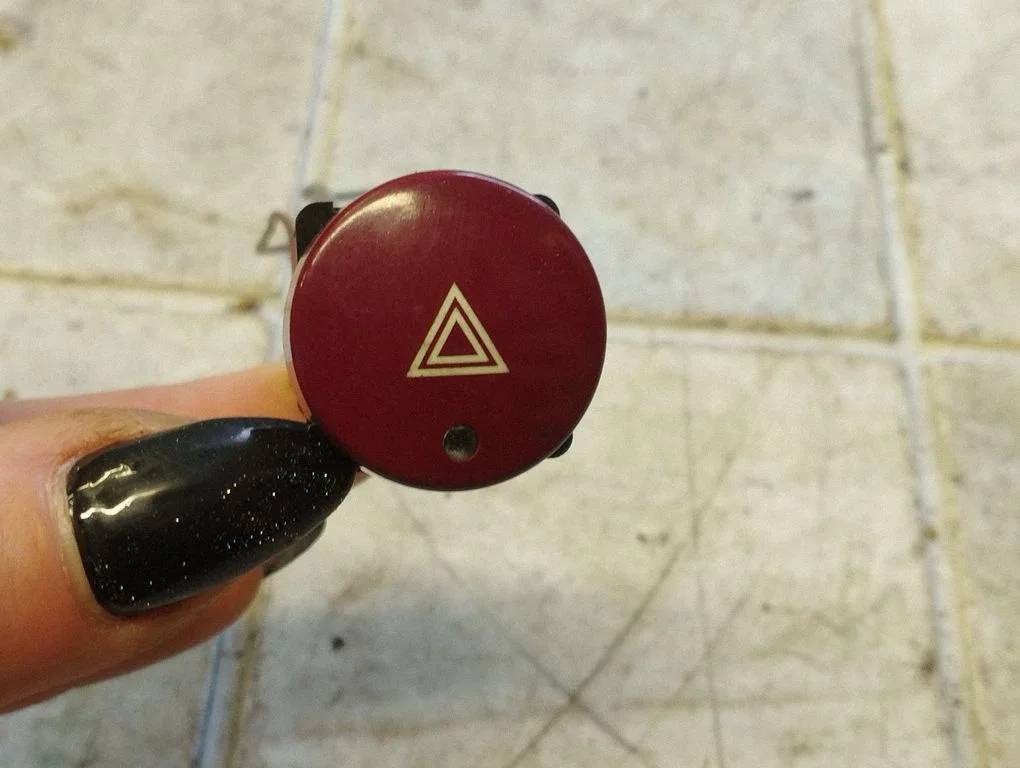 Hazard light switch 9644845777
