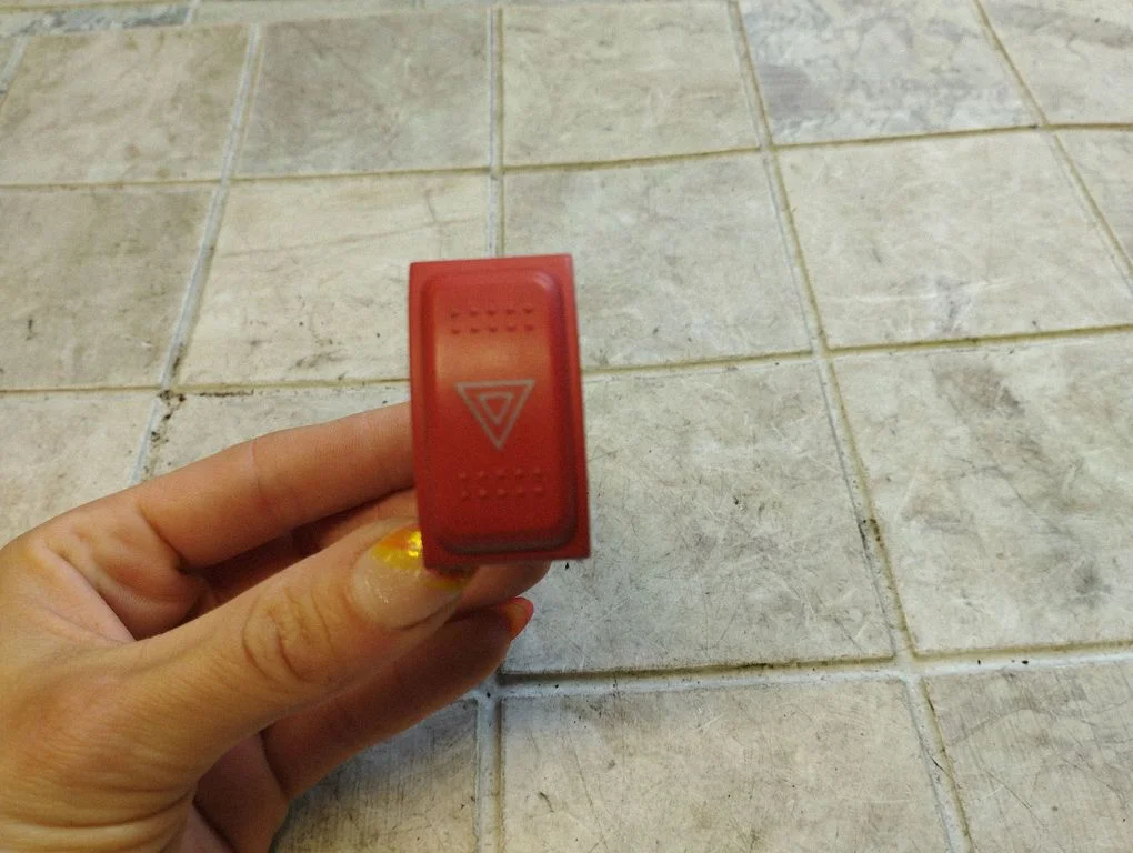 Hazard light switch M19620