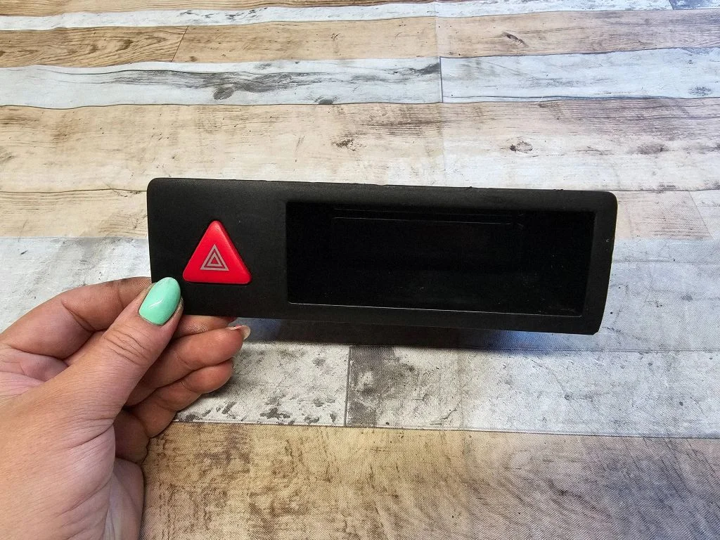 Hazard light switch 7H0857925A