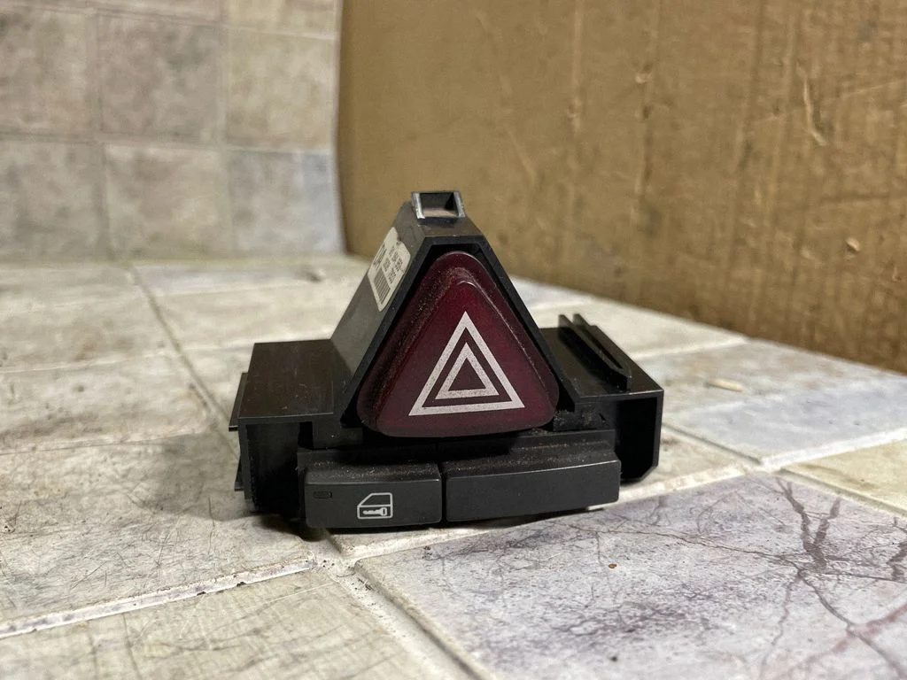 Hazard light switch – Opel Corsa D (2006-2014)