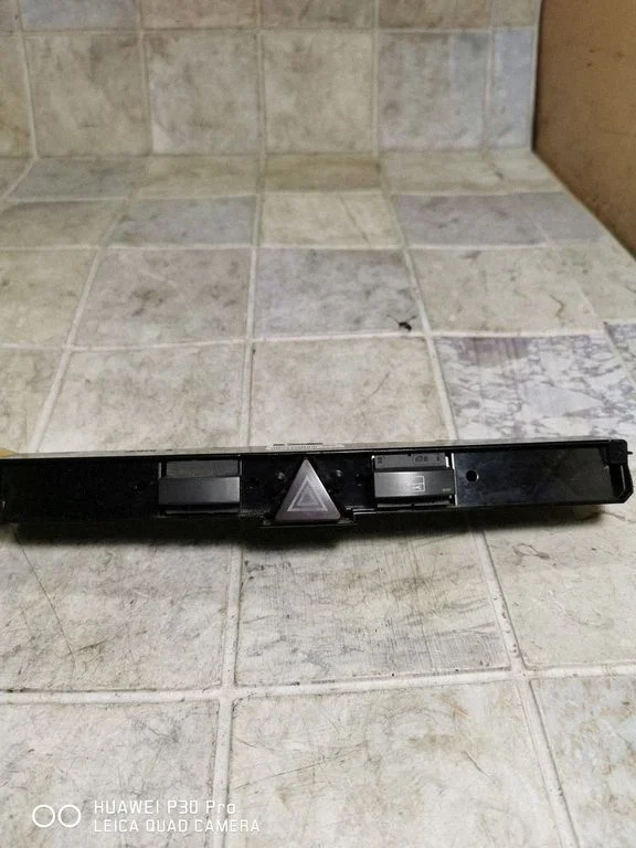 Hazard light switch 13100105