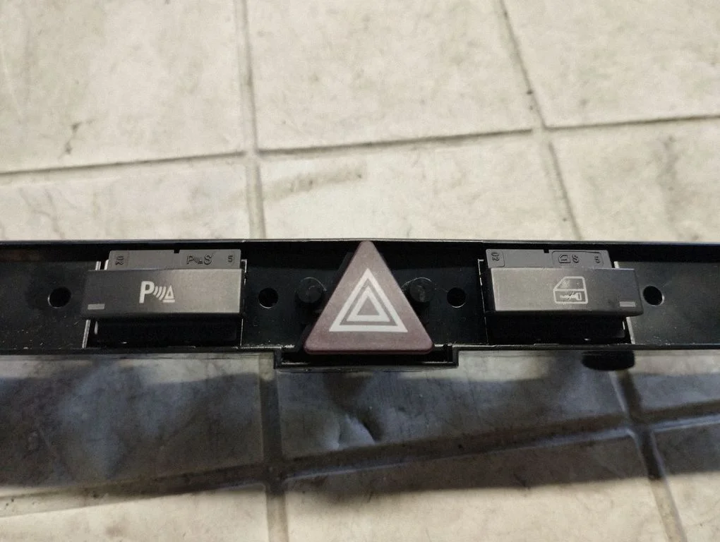 Hazard light switch 03758065