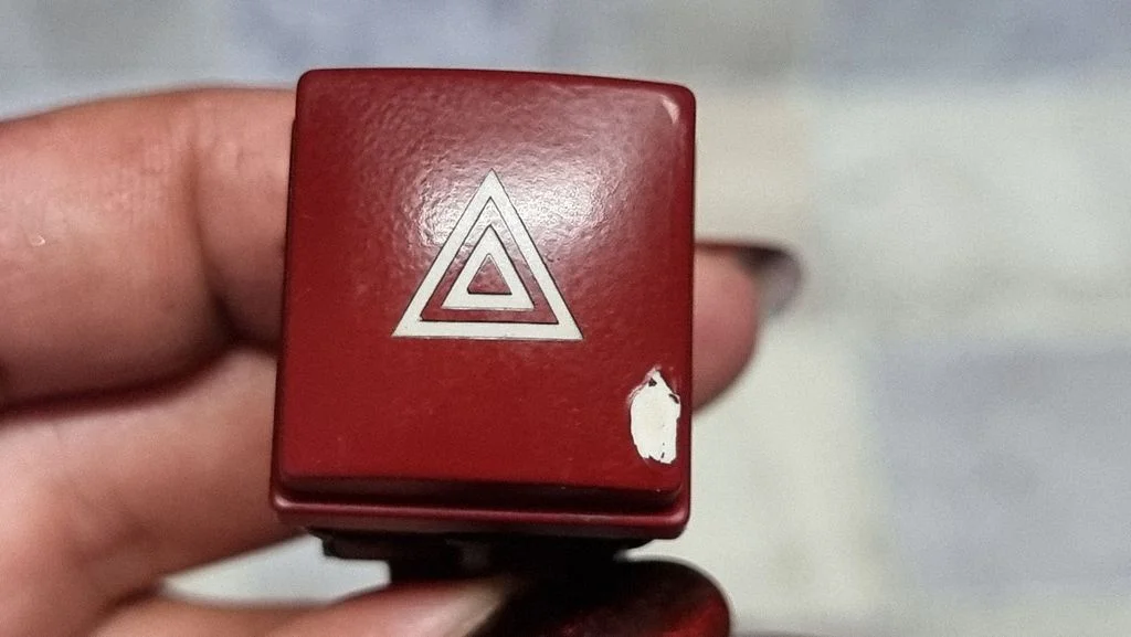 Hazard light switch 96472122KR