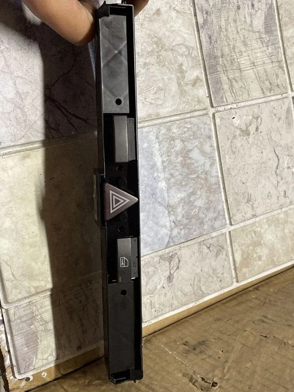 Hazard light switch 13100105