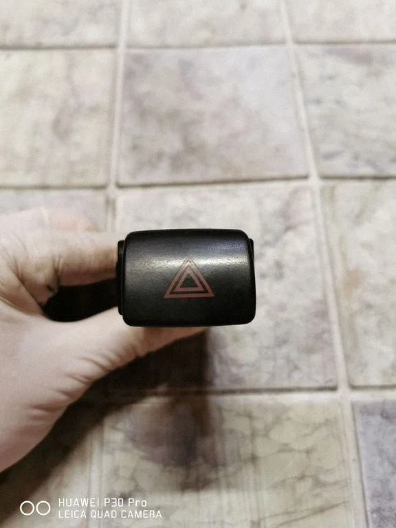 Hazard light switch 9379026500
