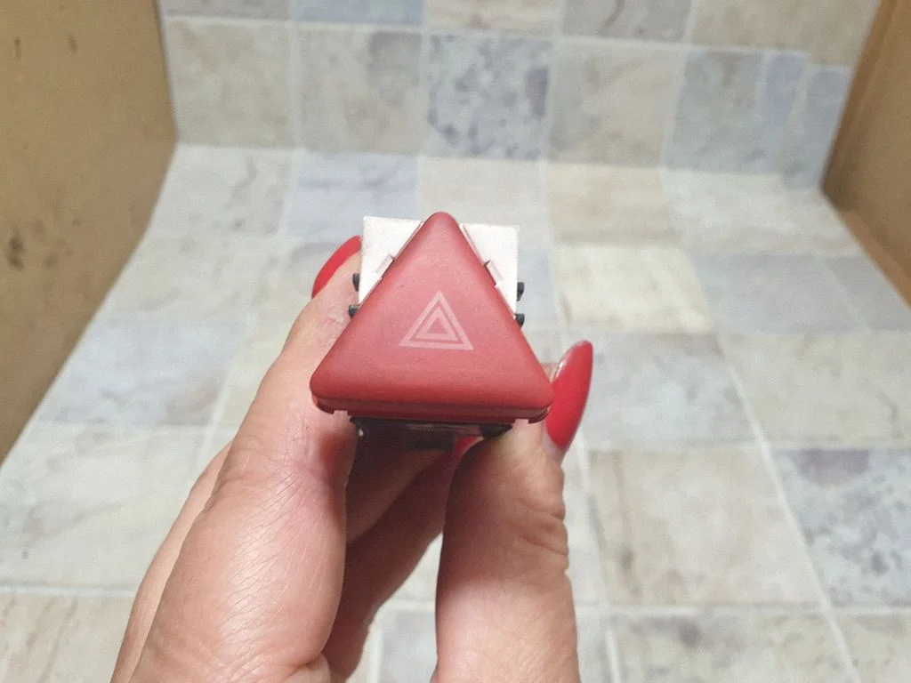 Hazard light switch 1K0853509A