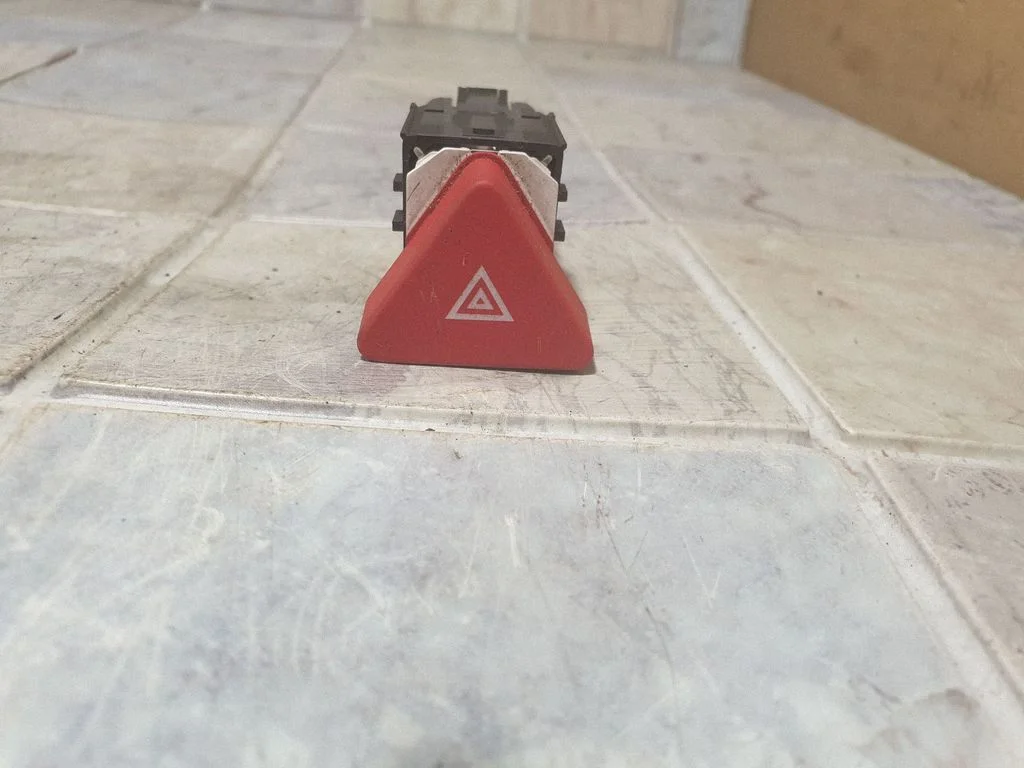 Hazard light switch 5M0953509A