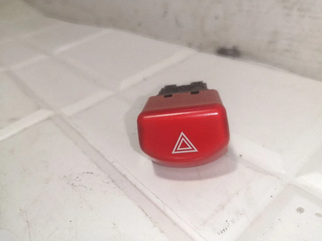 Hazard light switch 06019