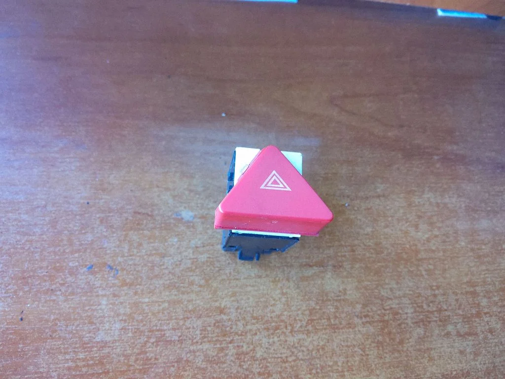 Hazard light switch 1T0953509